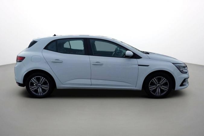 Vente en ligne Renault Megane 4  Blue dCi 115 au prix de 17 990 €