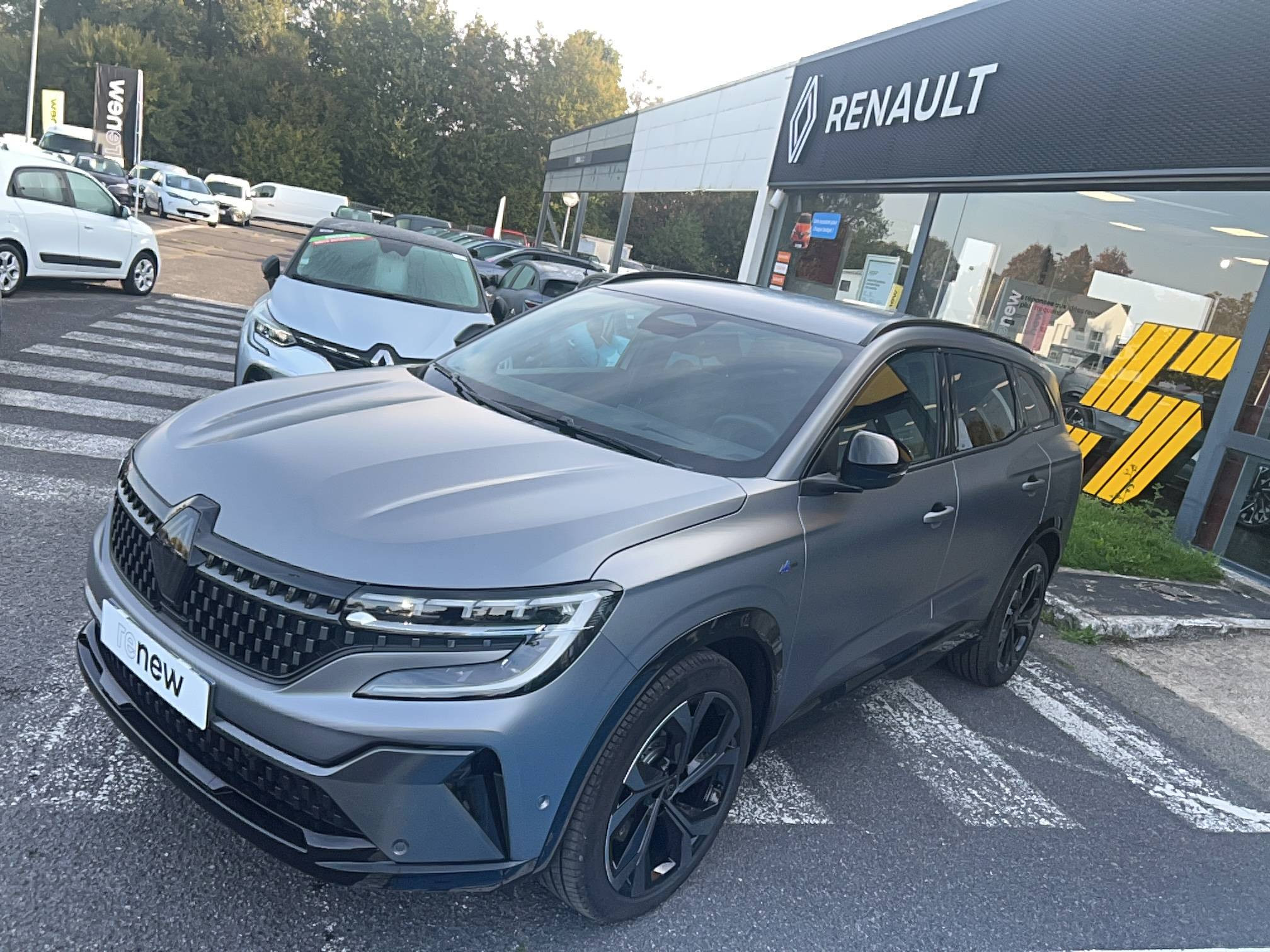 Renault Espace Espace E-Tech full hybrid 200 GSR2 occasion de 2025 en vente à Auray