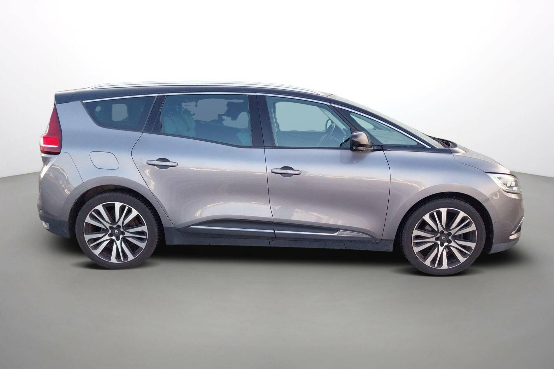 Vente en ligne Renault Grand Scenic 4 Grand Scenic dCi 160 Energy EDC au prix de 18 990 €