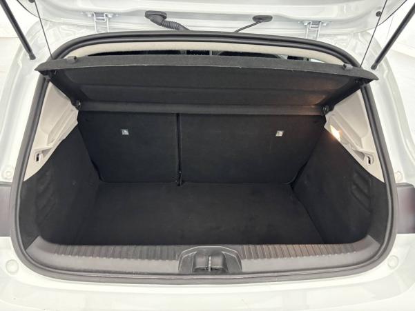 Vente en ligne Renault Clio 5 Clio E-Tech 140 - 21N au prix de 16 490 €