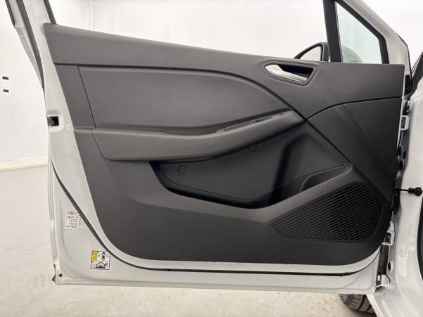 Vente en ligne Renault Clio 5 Clio E-Tech 140 - 21N au prix de 16 490 €