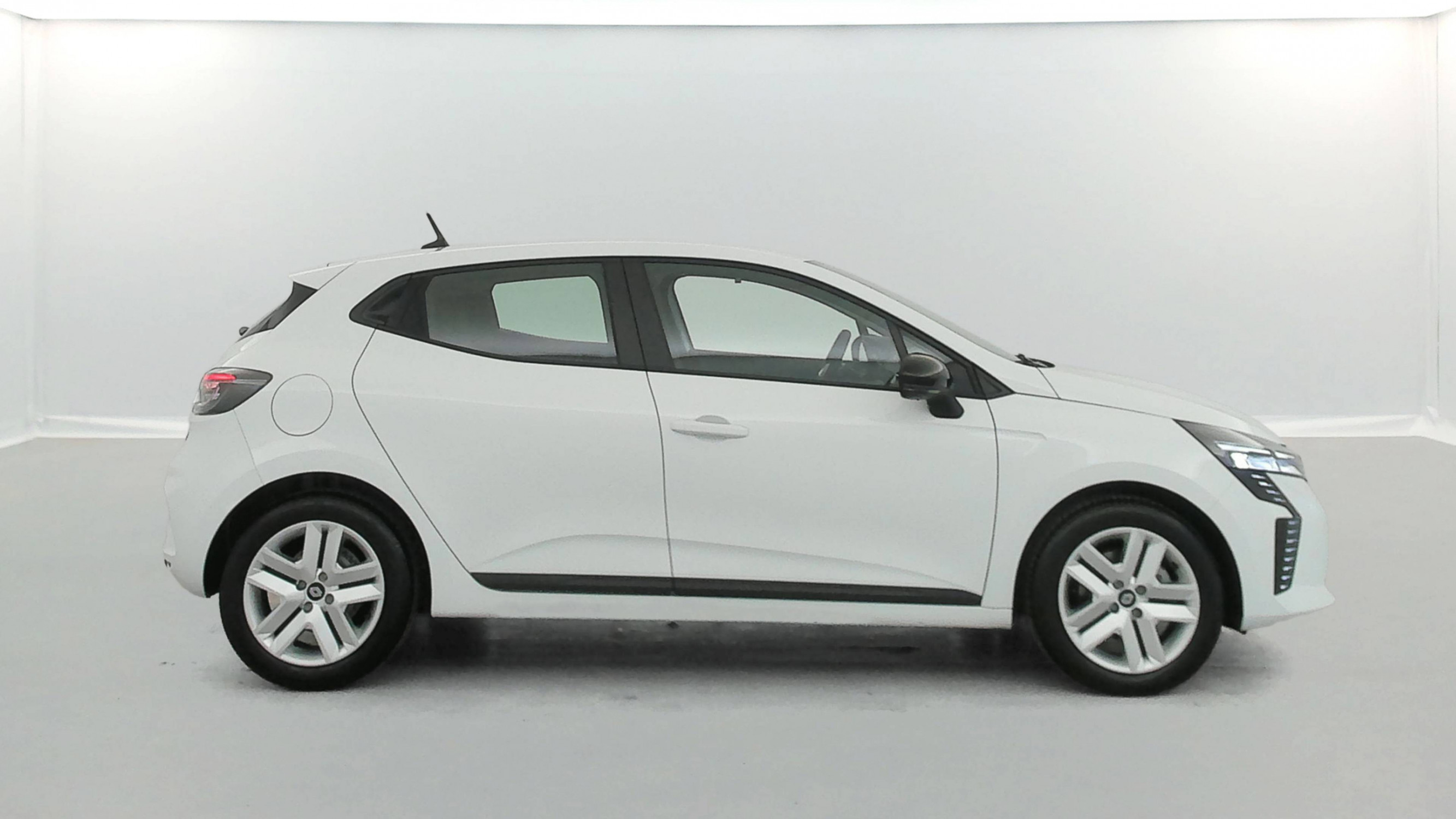 Vente en ligne Renault Clio 5 Clio Blue dCi 100 ch GSR2 au prix de 18 970 €