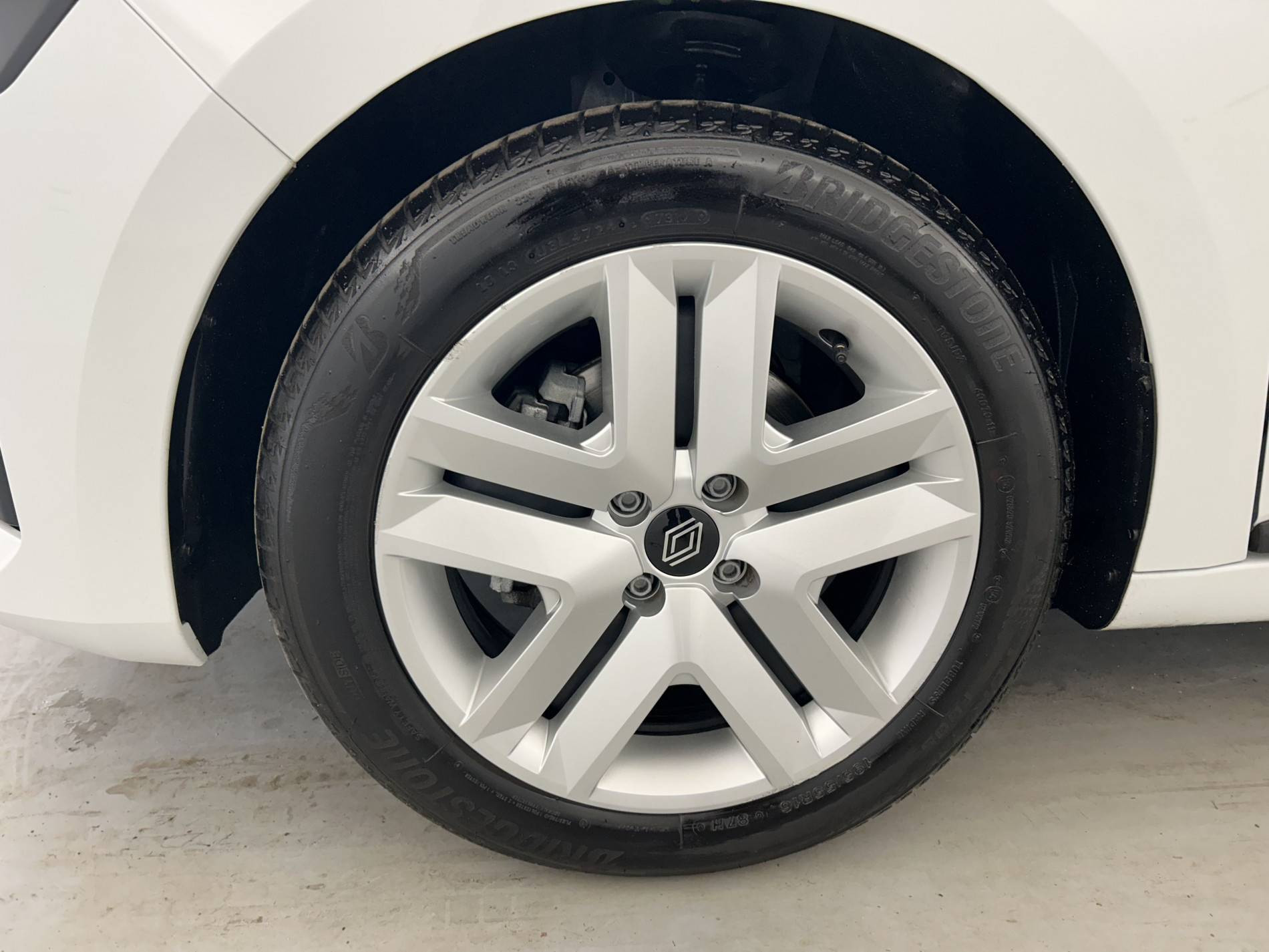 Vente en ligne Renault Clio 5 Clio Blue dCi 100 ch GSR2 au prix de 18 970 €