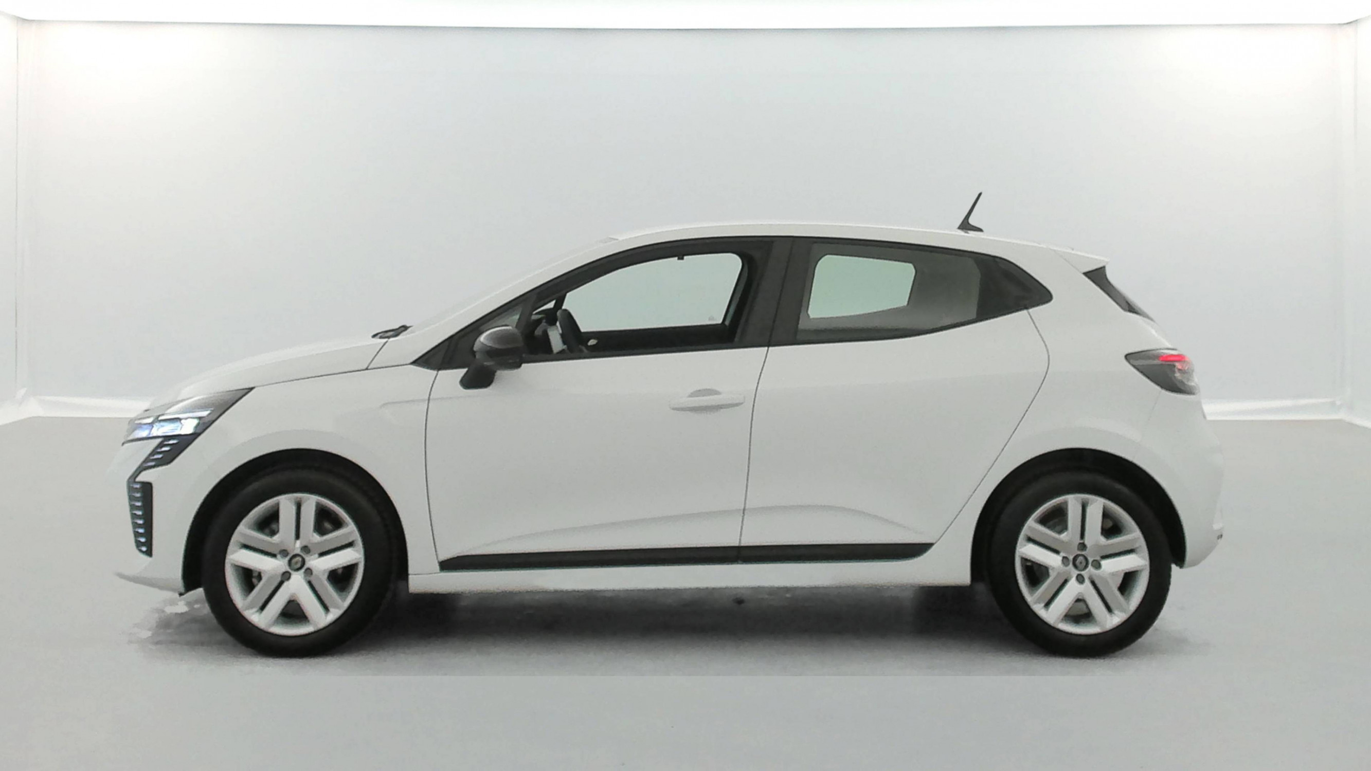 Vente en ligne Renault Clio 5 Clio Blue dCi 100 ch GSR2 au prix de 18 970 €