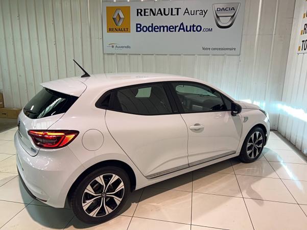 Vente en ligne Renault Clio 5 Clio E-Tech 140 - 21N au prix de 16 590 €