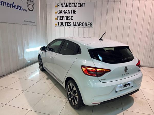 Vente en ligne Renault Clio 5 Clio E-Tech 140 - 21N au prix de 16 590 €