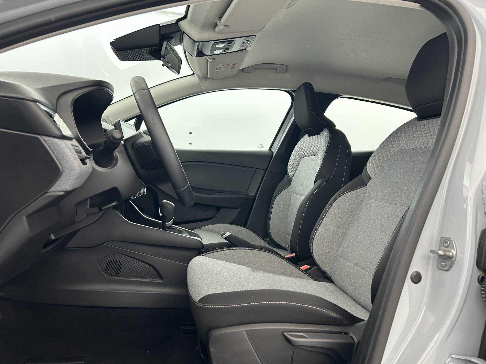 Vente en ligne Renault Clio 5 Clio E-Tech full hybrid 145 au prix de 20 890 €