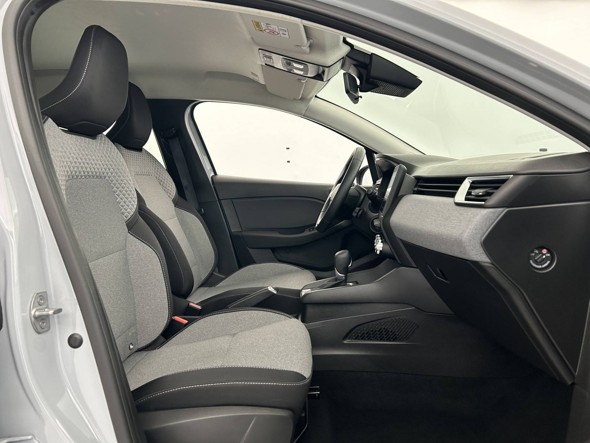 Vente en ligne Renault Clio 5 Clio E-Tech full hybrid 145 au prix de 20 890 €