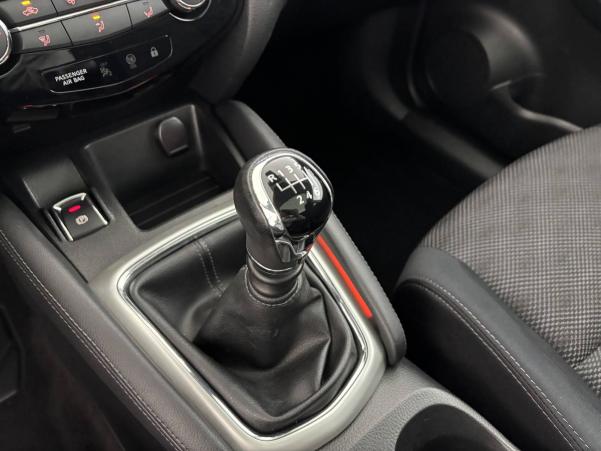 Vente en ligne Nissan Qashqai  1.2 DIG-T 115 au prix de 12 670 €