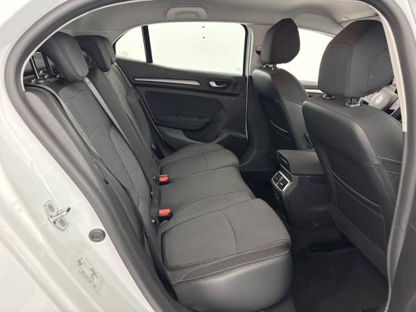 Vente en ligne Renault Megane 4  Blue dCi 115 au prix de 17 990 €