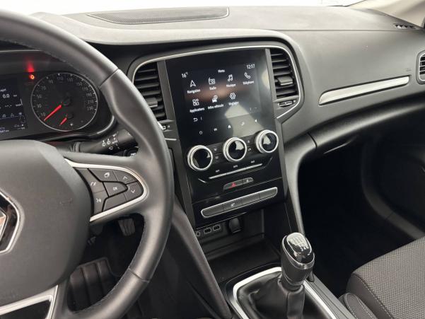 Vente en ligne Renault Megane 4  Blue dCi 115 au prix de 17 990 €