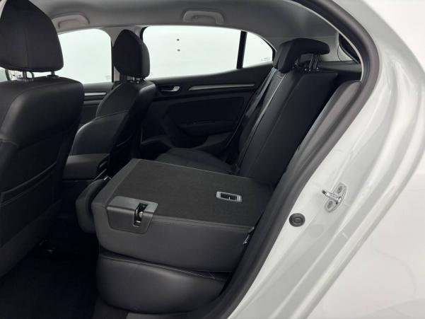Vente en ligne Renault Megane 4  Blue dCi 115 au prix de 17 990 €