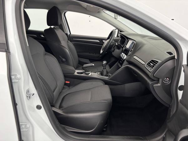 Vente en ligne Renault Megane 4  Blue dCi 115 au prix de 17 990 €