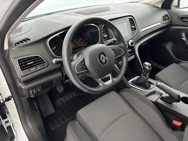 Vente en ligne Renault Megane 4  Blue dCi 115 au prix de 17 990 €