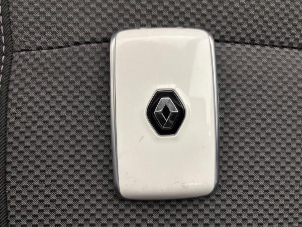 Vente en ligne Renault Megane 4  Blue dCi 115 au prix de 17 990 €