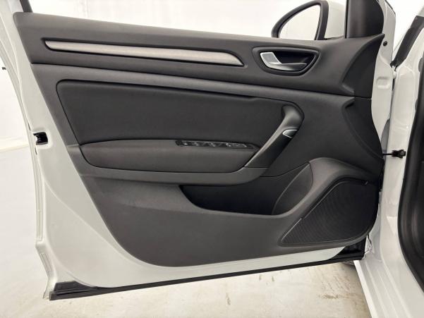 Vente en ligne Renault Megane 4  Blue dCi 115 au prix de 17 990 €