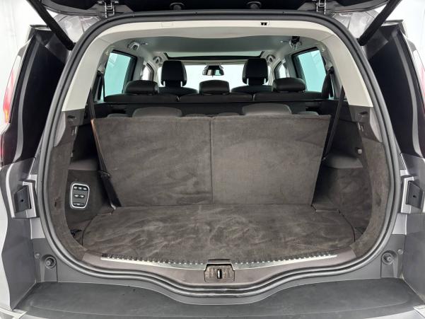 Vente en ligne Renault Espace 5 Espace dCi 160 Energy Twin Turbo au prix de 20 390 €