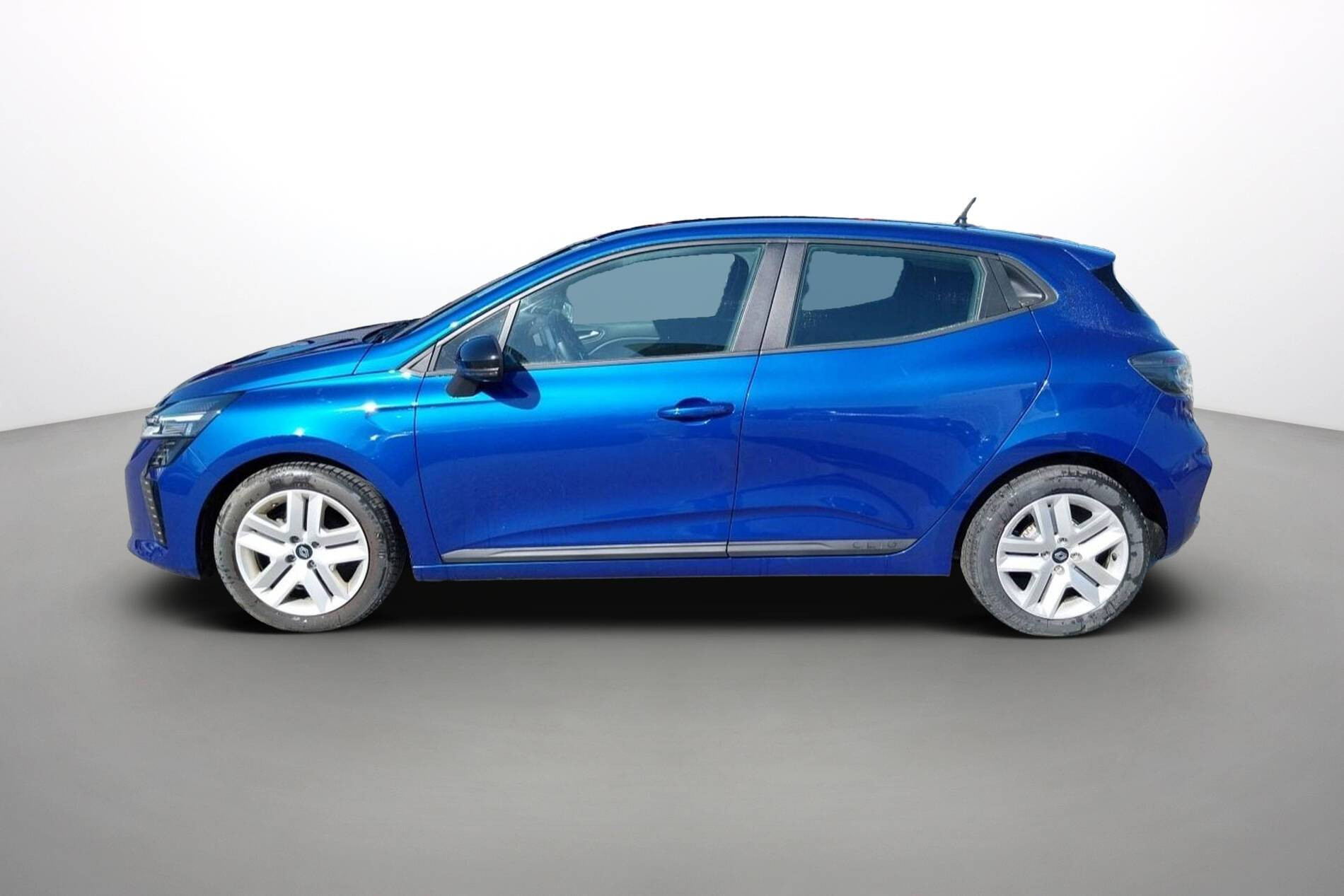 Vente en ligne Renault Clio 5 Clio TCe 90 au prix de 15 990 €