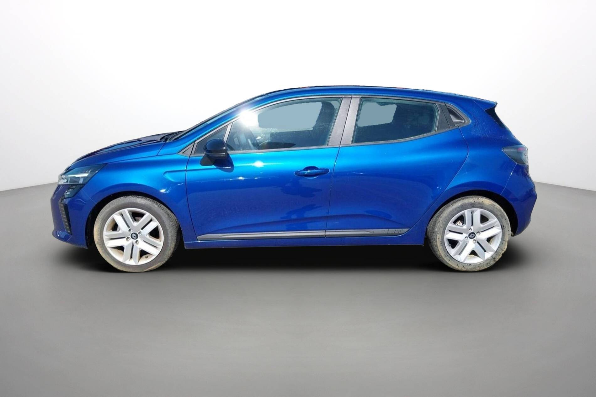 Vente en ligne Renault Clio 5 Clio TCe 90 au prix de 15 990 €