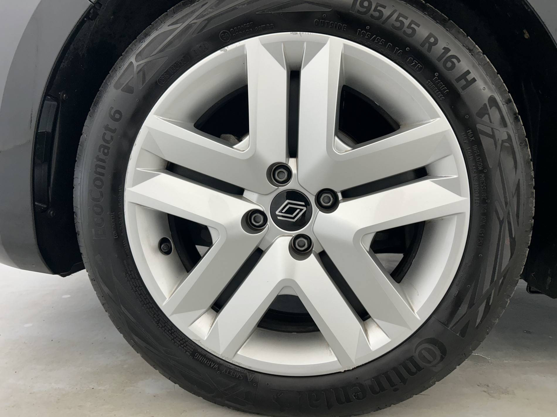 Vente en ligne Renault Clio 5 Clio TCe 90 au prix de 15 990 €