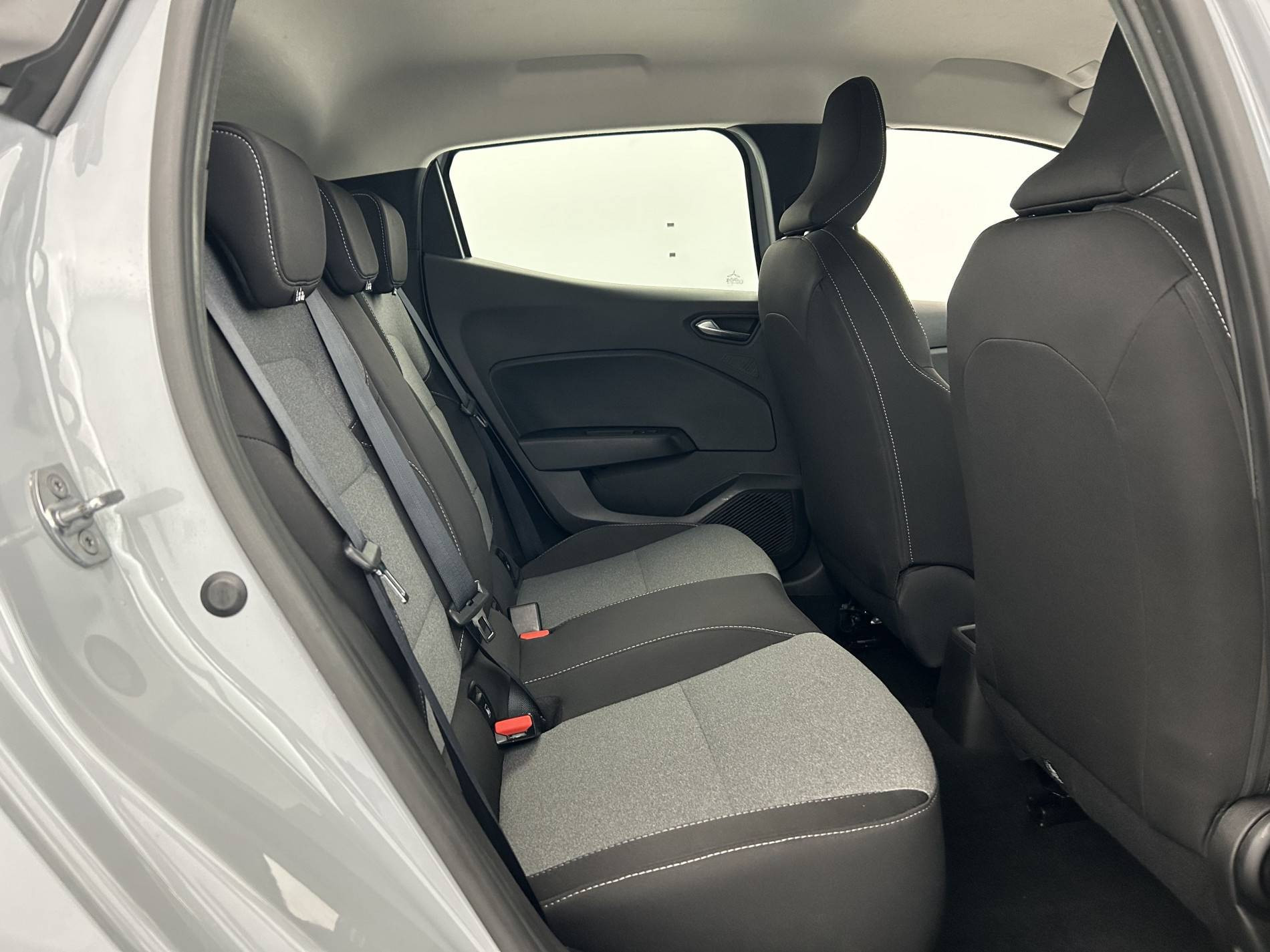 Vente en ligne Renault Clio 5 Clio TCe 90 au prix de 15 690 €