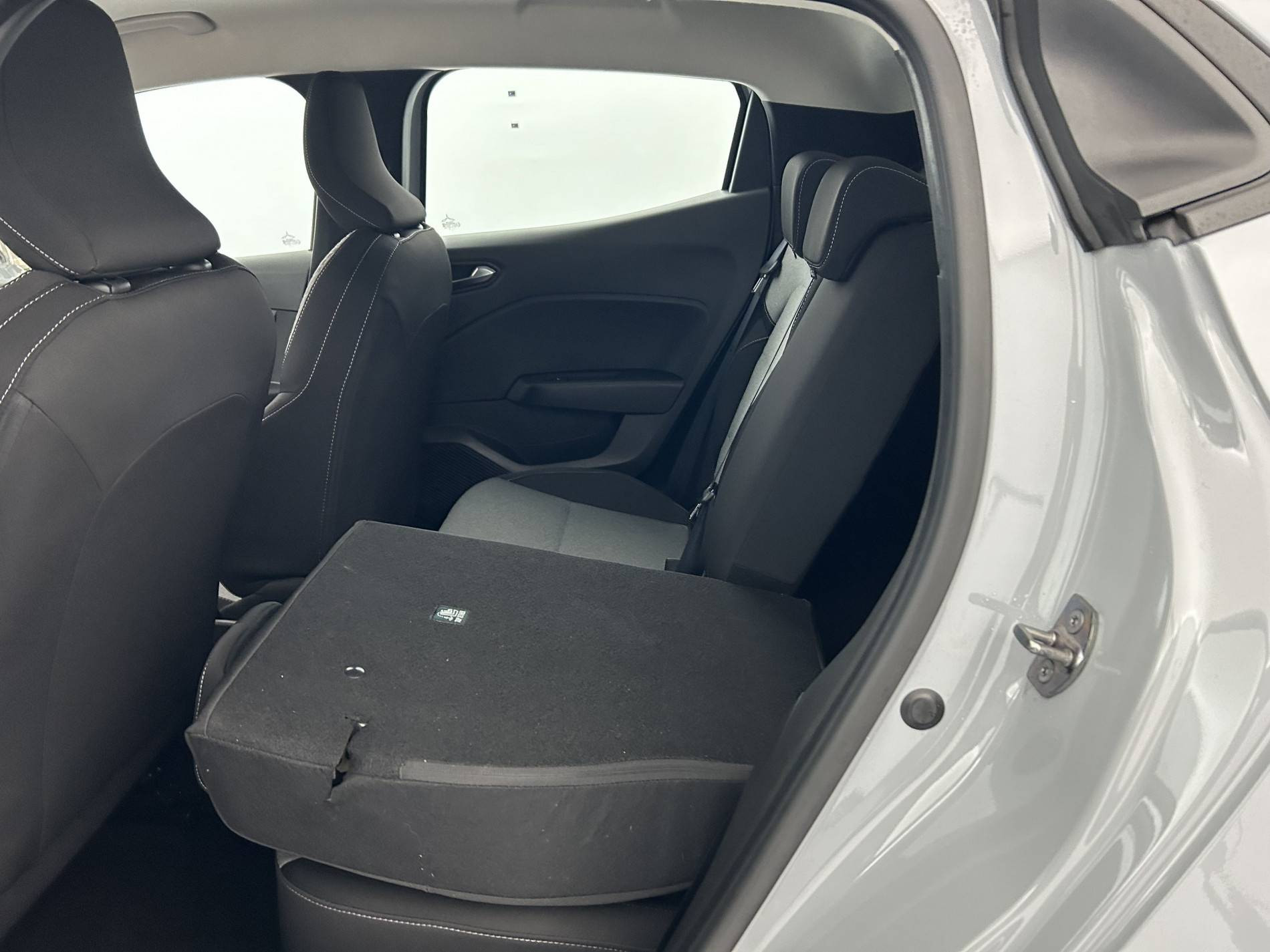 Vente en ligne Renault Clio 5 Clio TCe 90 au prix de 15 990 €