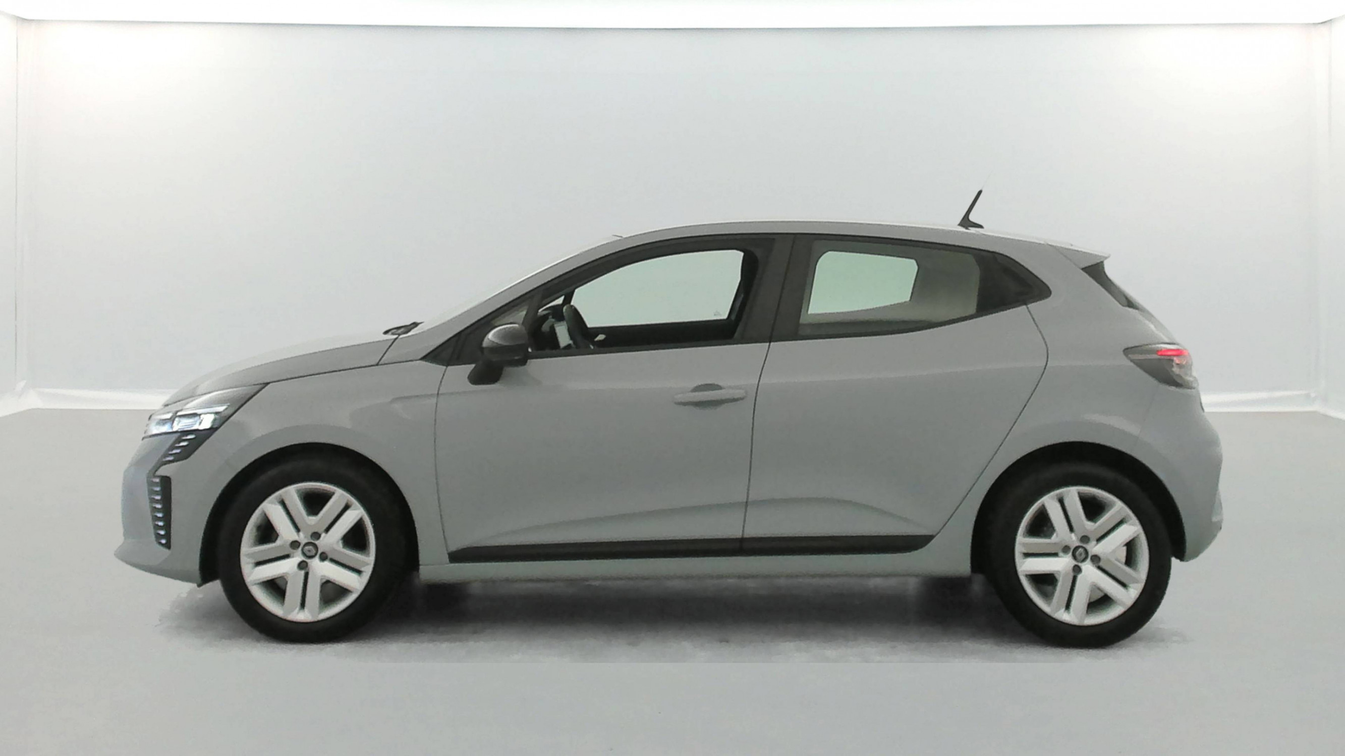 Vente en ligne Renault Clio 5 Clio TCe 90 au prix de 15 990 €