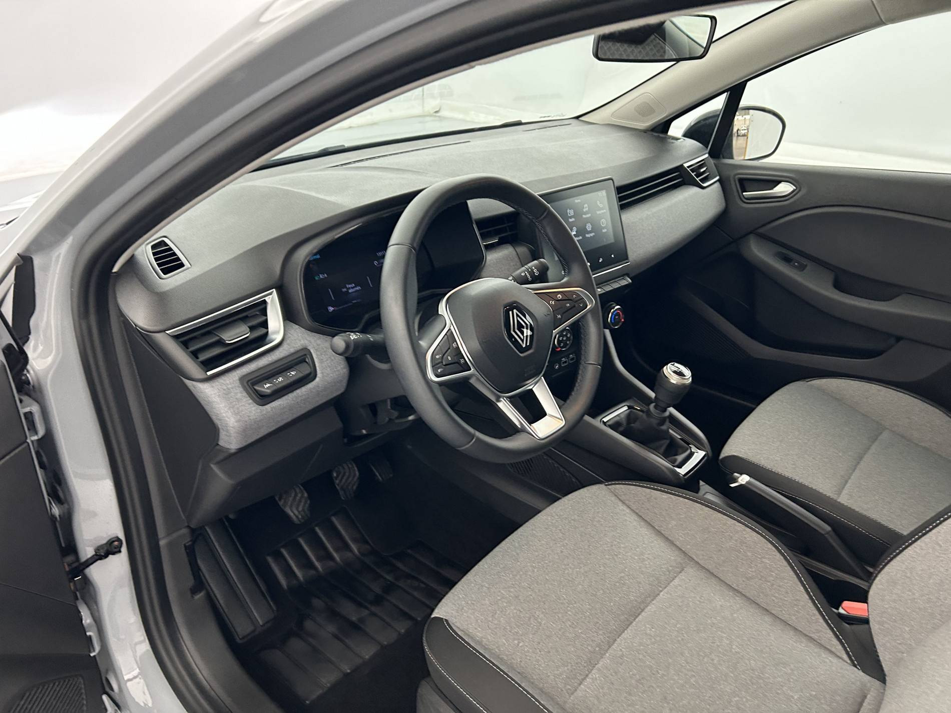 Vente en ligne Renault Clio 5 Clio TCe 90 au prix de 15 990 €