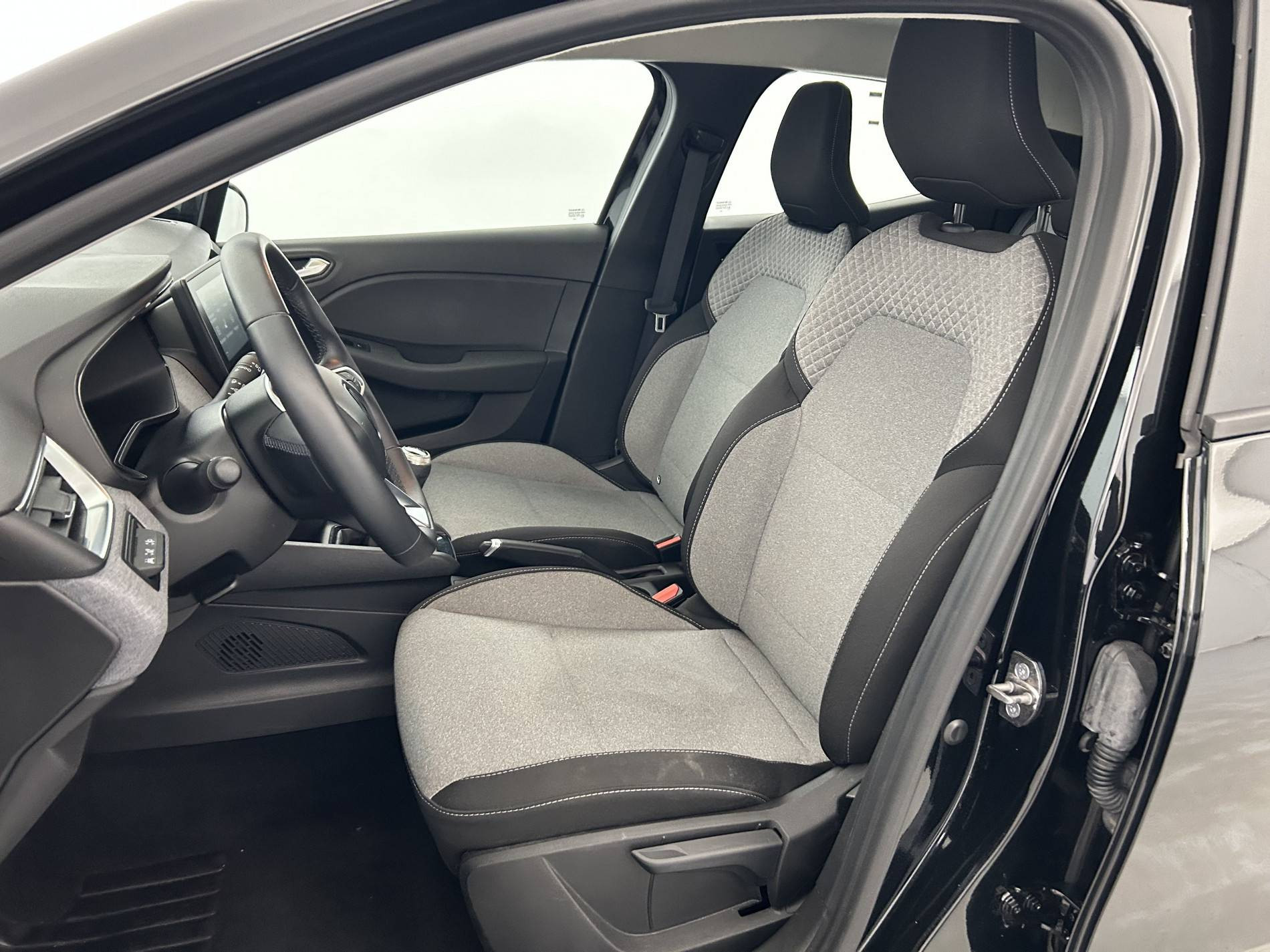 Vente en ligne Renault Clio 5 Clio TCe 90 au prix de 15 490 €