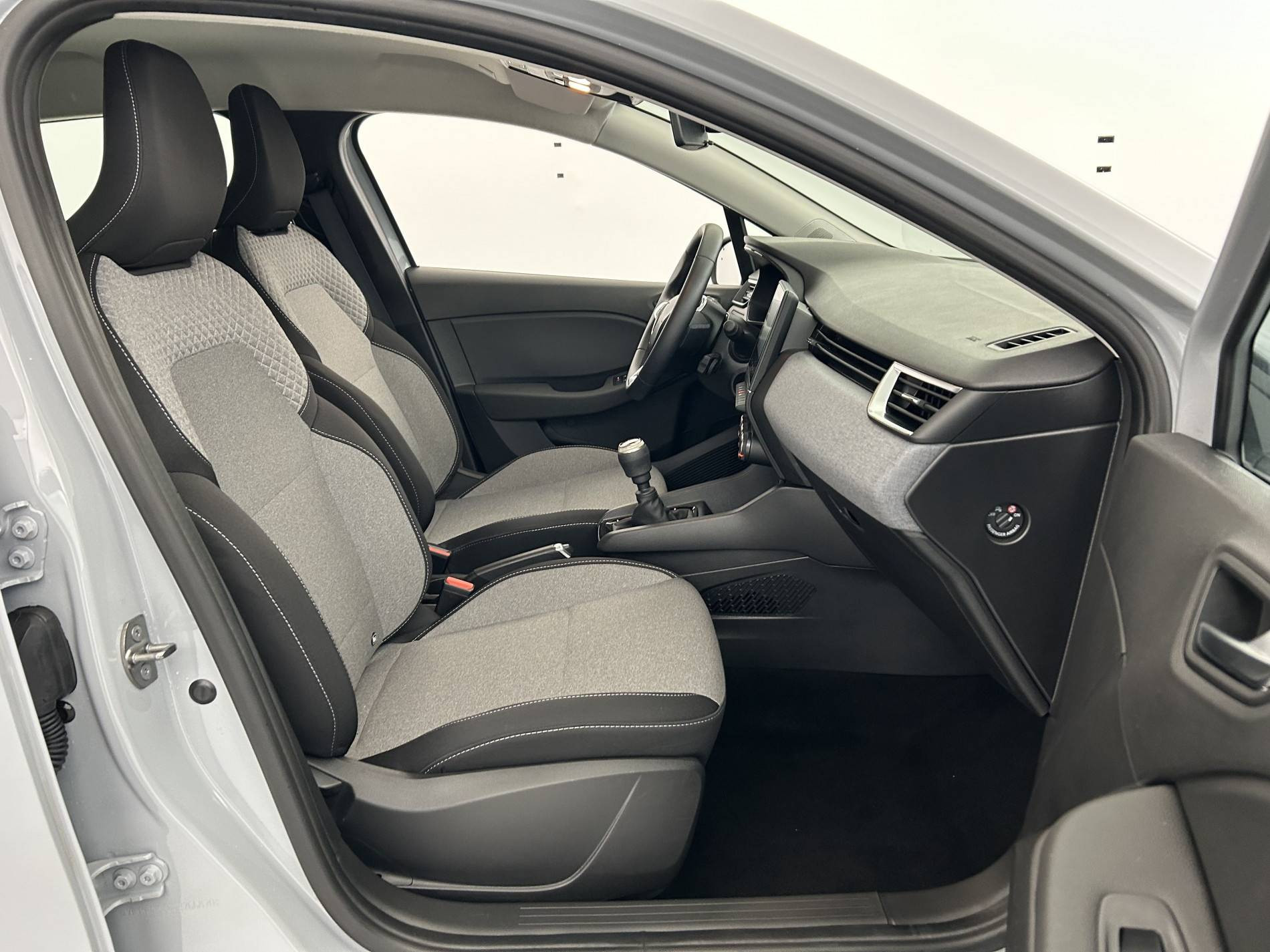 Vente en ligne Renault Clio 5 Clio TCe 90 au prix de 15 990 €