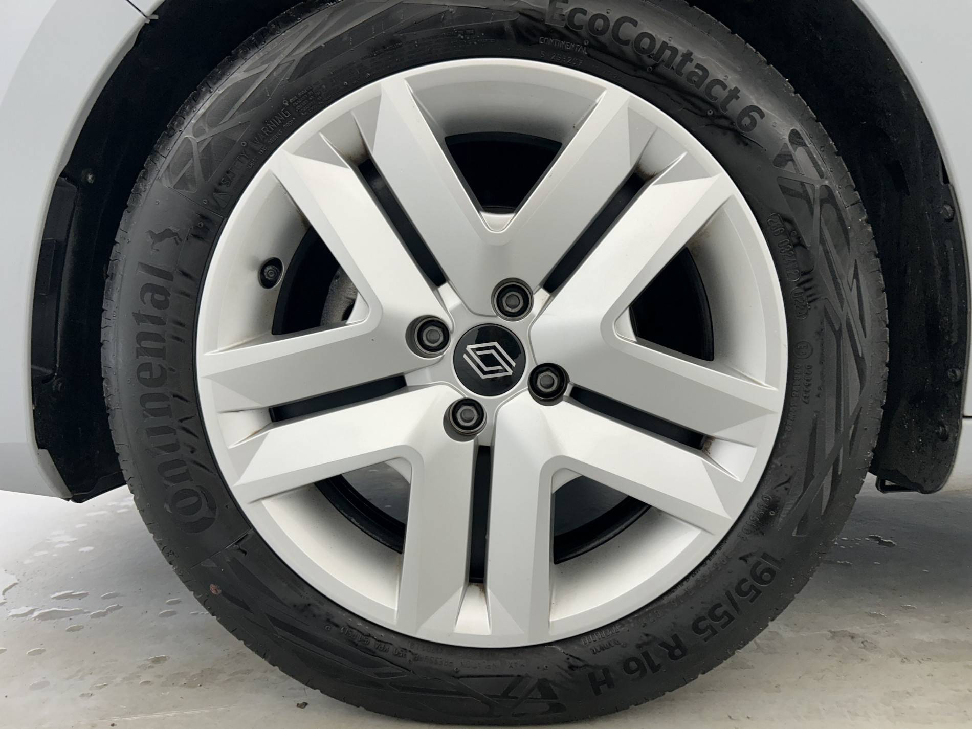 Vente en ligne Renault Clio 5 Clio TCe 90 au prix de 15 990 €