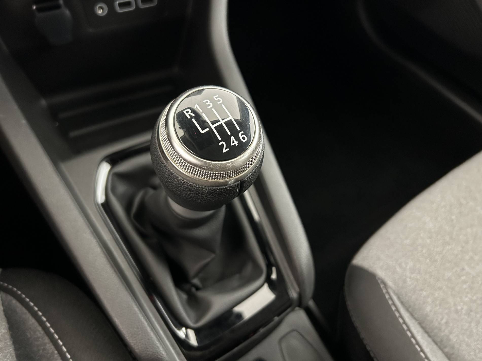 Vente en ligne Renault Clio 5 Clio TCe 90 au prix de 15 990 €