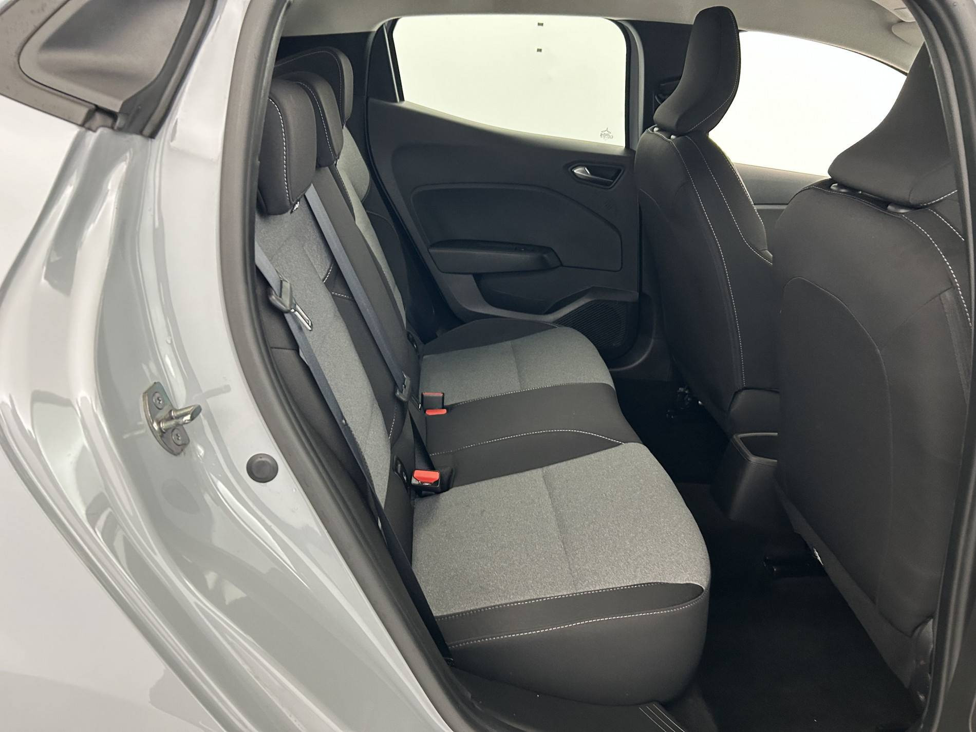 Vente en ligne Renault Clio 5 Clio TCe 90 au prix de 15 990 €