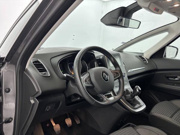 Vente en ligne Renault Grand Scenic 4 Grand Scenic Blue dCi 120 au prix de 18 300 €
