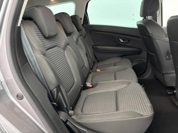 Vente en ligne Renault Grand Scenic 4 Grand Scenic Blue dCi 120 au prix de 18 300 €