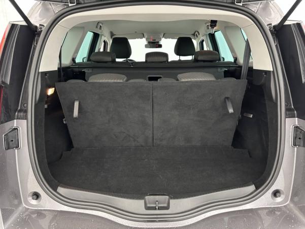 Vente en ligne Renault Grand Scenic 4 Grand Scenic Blue dCi 120 au prix de 18 300 €