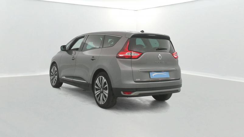 Vente en ligne Renault Grand Scenic 4 Grand Scenic Blue dCi 120 au prix de 18 300 €