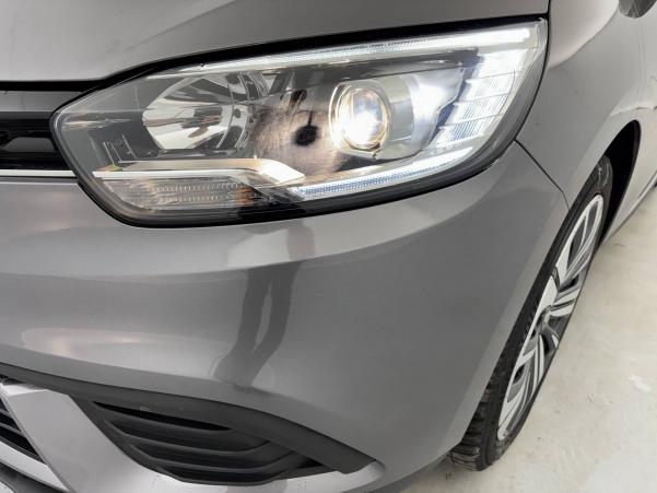 Vente en ligne Renault Grand Scenic 4 Grand Scenic Blue dCi 120 au prix de 18 300 €