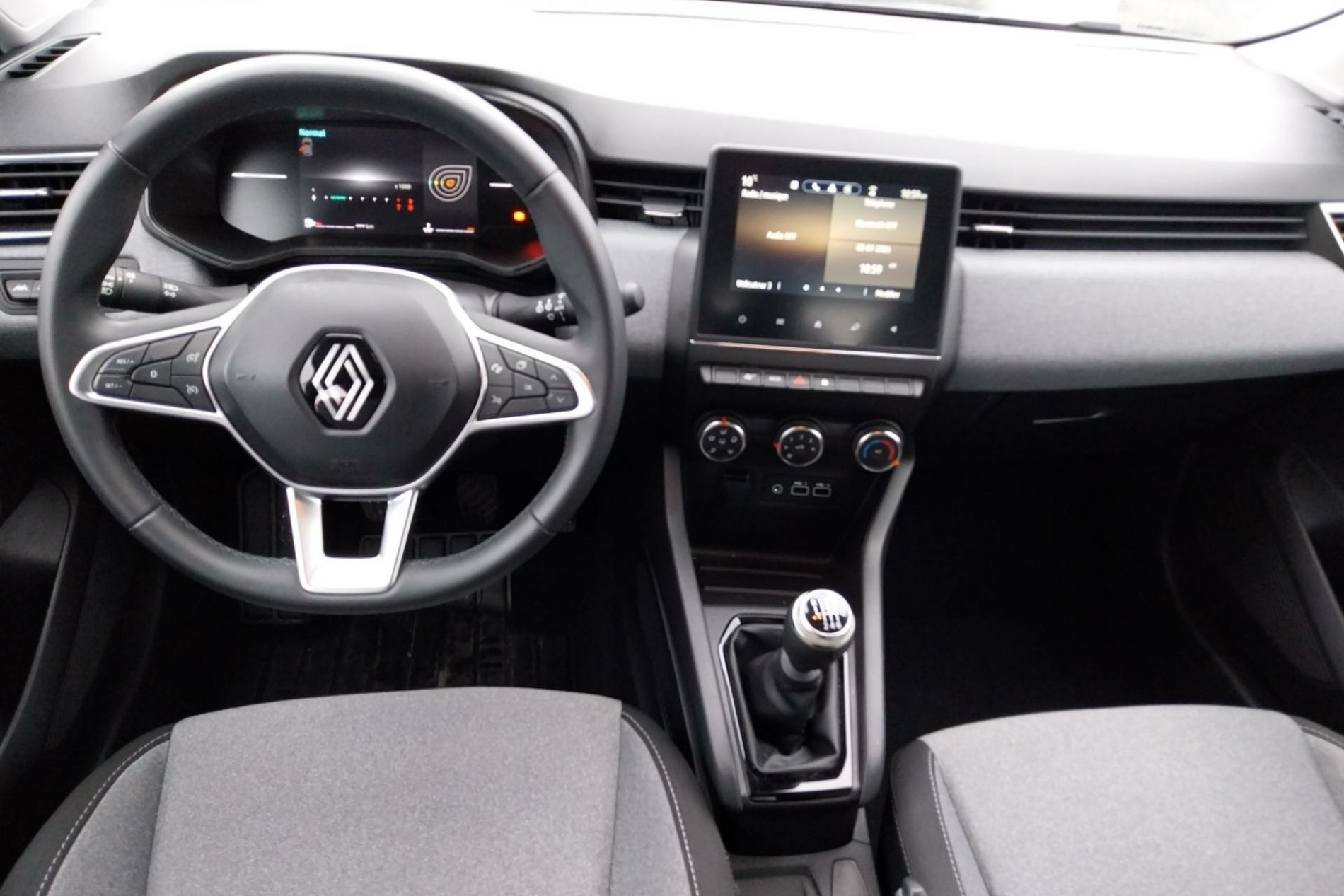 Vente en ligne Renault Clio 5 Clio TCe 90 au prix de 16 490 €