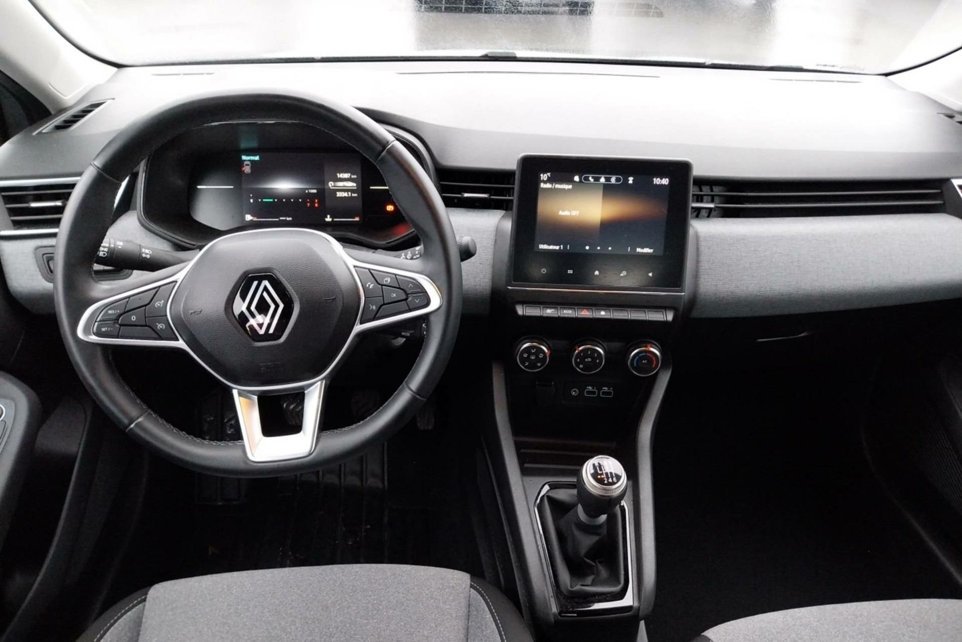 Vente en ligne Renault Clio 5 Clio TCe 90 au prix de 15 990 €