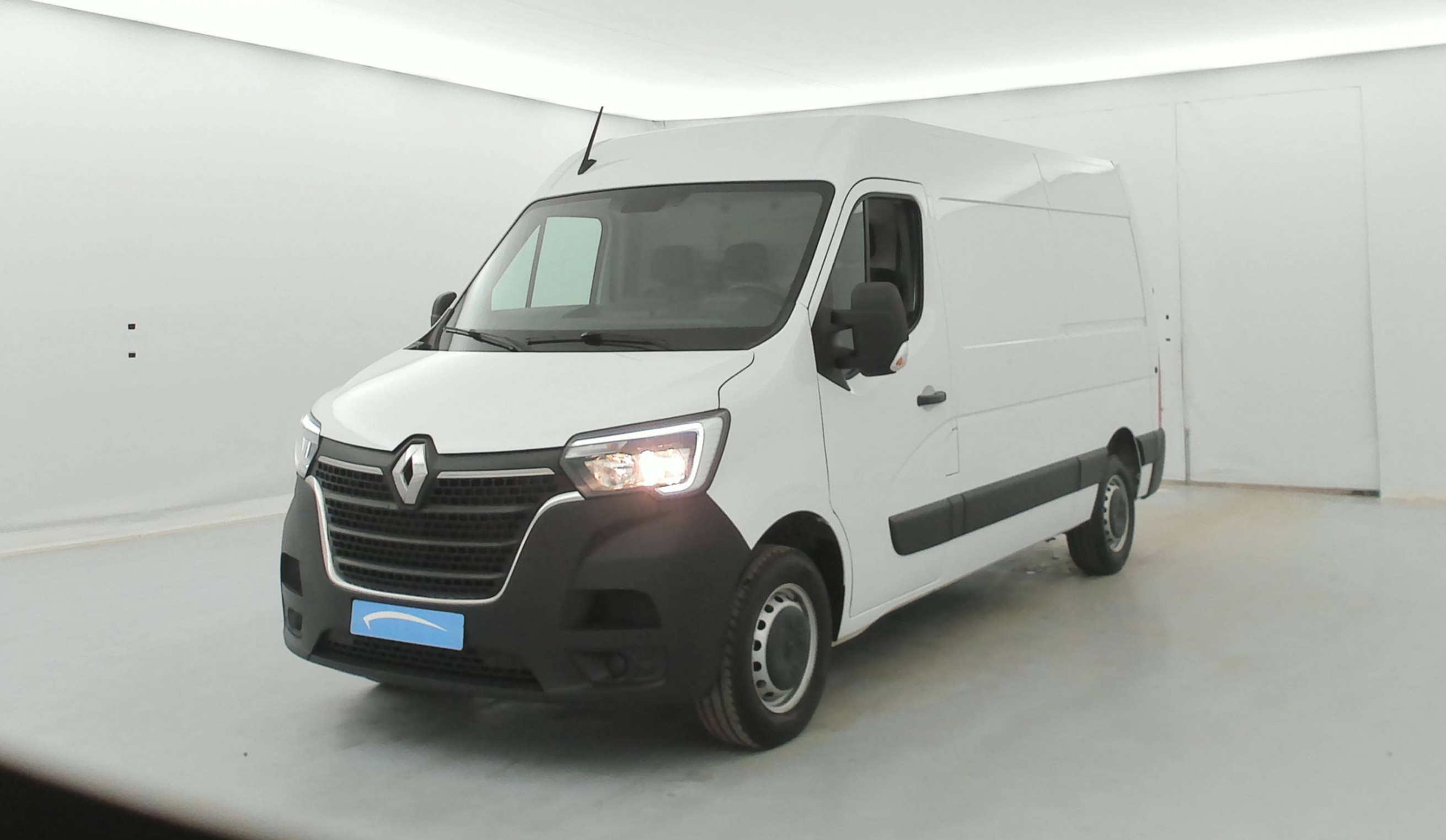 Renault Master Fourgon MASTER FGN TRAC F3500 L2H2 BLUE DCI 135 occasion de 2024 en vente à Auray