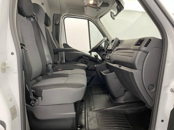 Vente en ligne Renault Master 3 Châssis Cabine MASTER CC PROP RJ3500 PAF AR COURT L2 DCI 130 au prix de 29 990 €