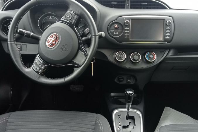 Vente en ligne Toyota Yaris Yaris Pro 110 VVT-i CVT au prix de 12 990 €