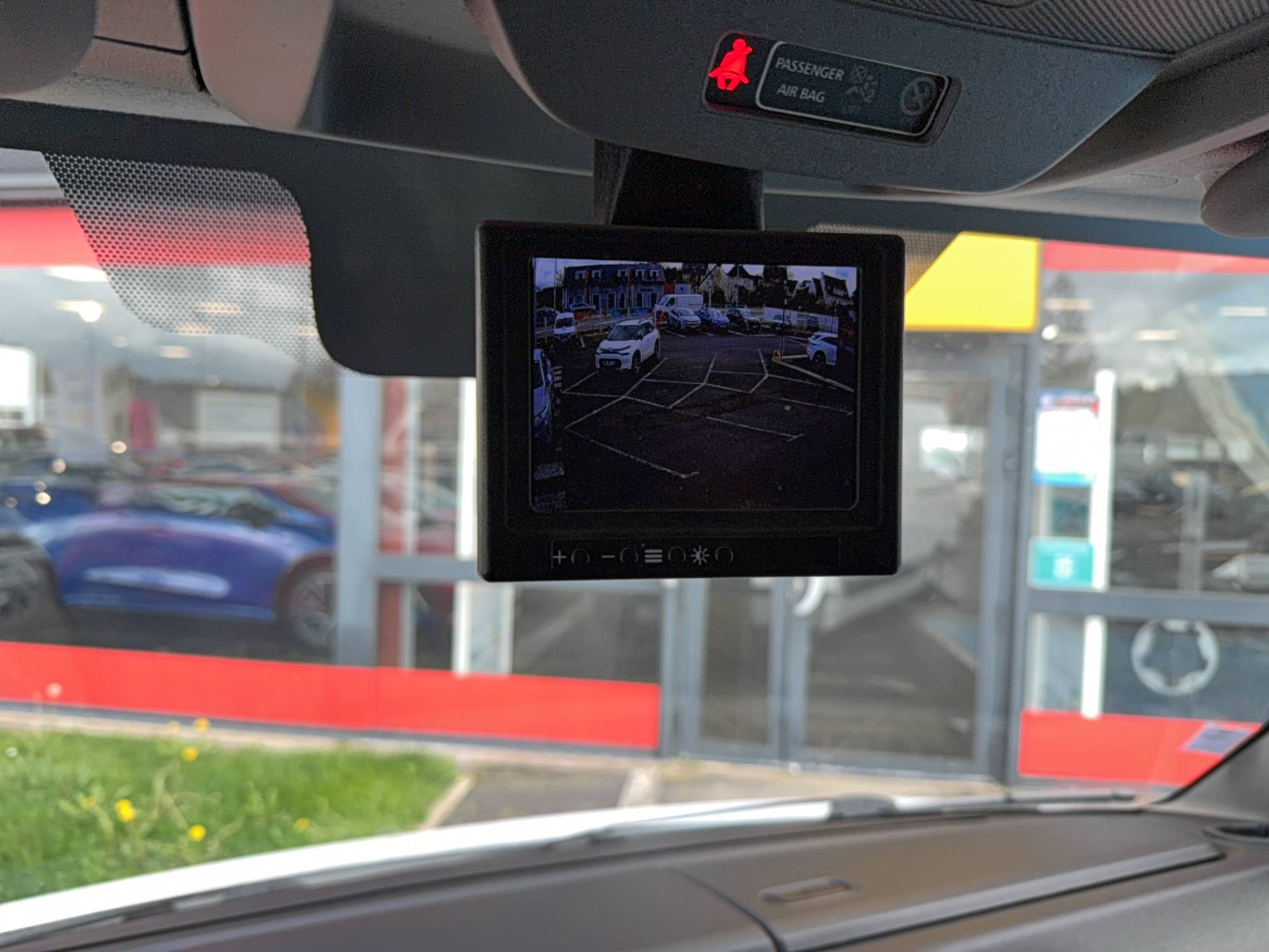 Vente en ligne Renault Master Fourgon MASTER FGN TRAC F3300 L2H2 DCI 135 au prix de 15 990 €