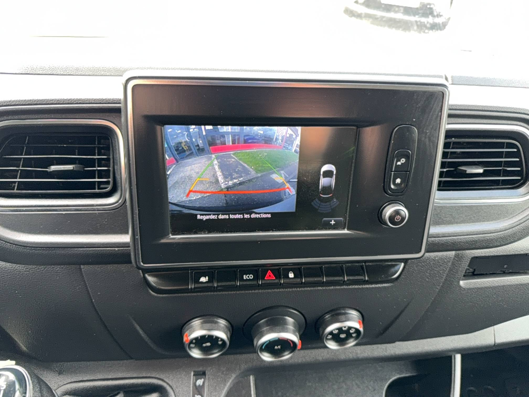 Vente en ligne Renault Master Fourgon MASTER FGN TRAC F3300 L2H2 DCI 135 au prix de 15 990 €