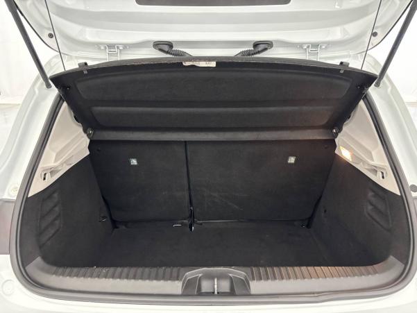 Vente en ligne Renault Clio 5 Clio TCe 100 au prix de 10 900 €
