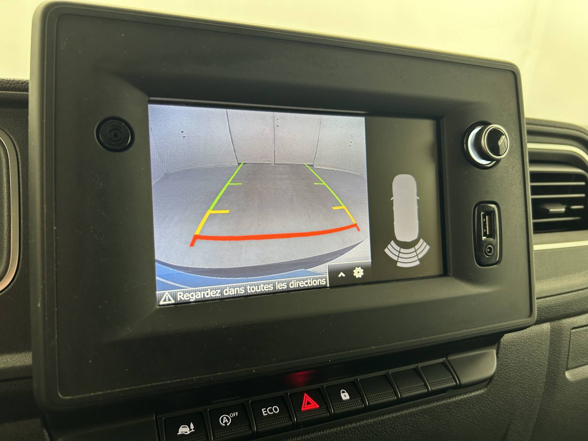 Vente en ligne Renault Master Fourgon MASTER FGN TRAC F3500 L2H2 BLUE DCI 150 au prix de 27 870 €