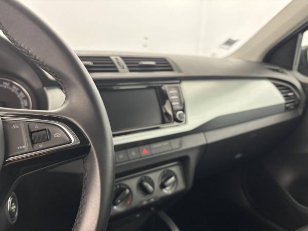 Vente en ligne Skoda Fabia  1.0 TSI 110 ch DSG7 au prix de 13 490 €