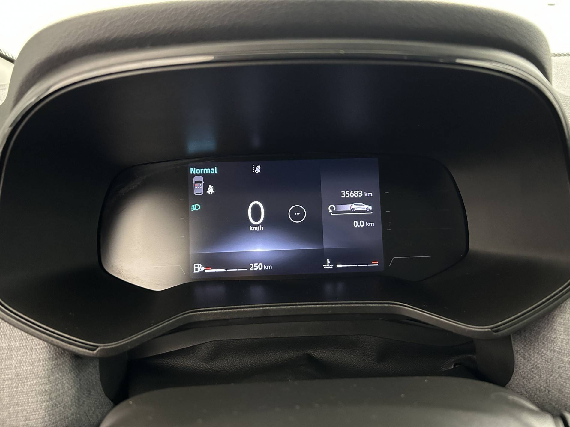 Vente en ligne Renault Clio 5 Clio TCe 90 au prix de 15 490 €