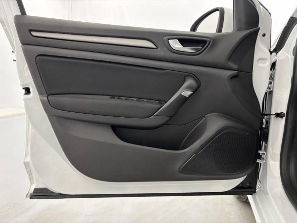 Vente en ligne Renault Megane 4 Mégane IV Berline Blue dCi 115 - 21N au prix de 18 490 €